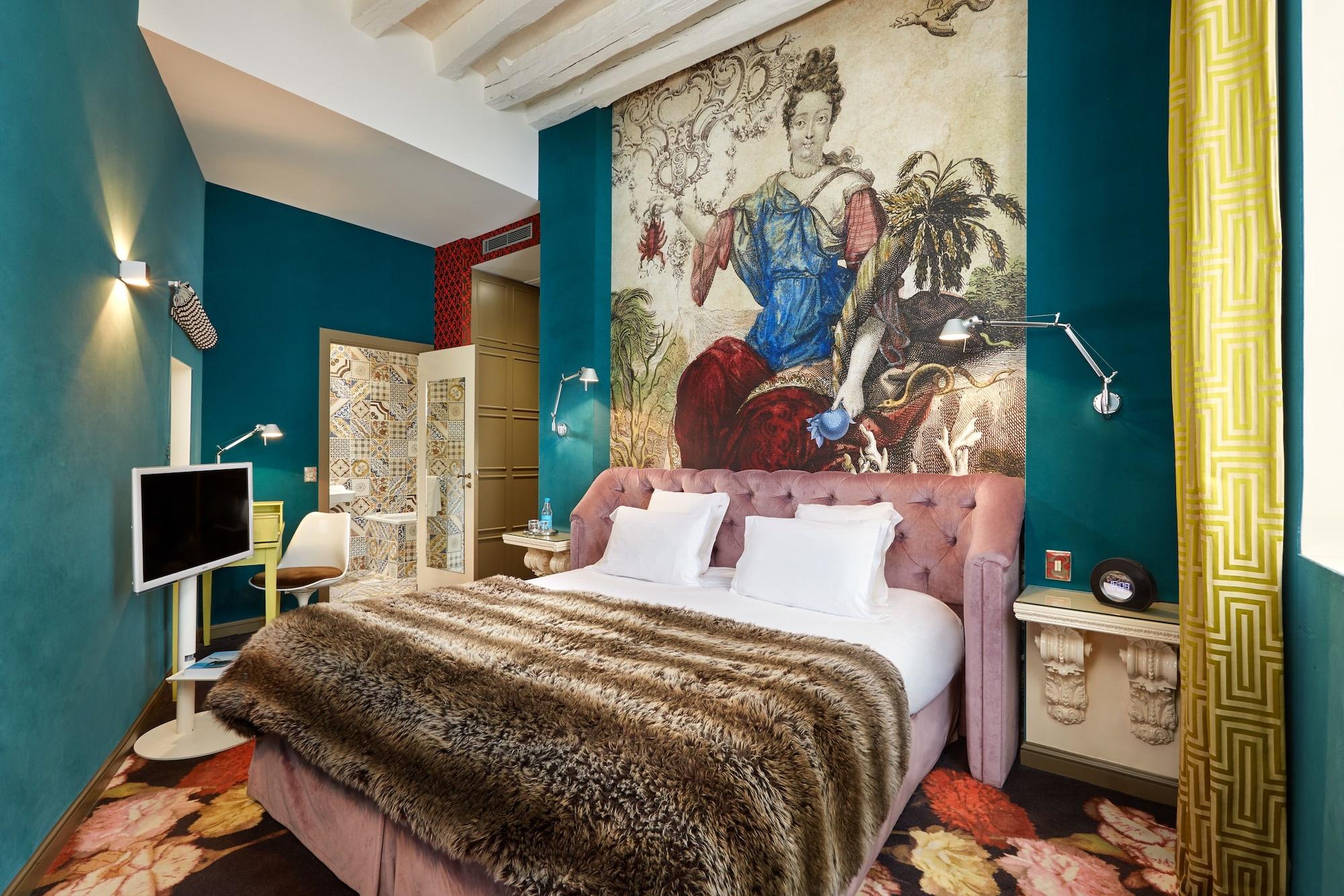 Du Petit Moulin Hotel 4*