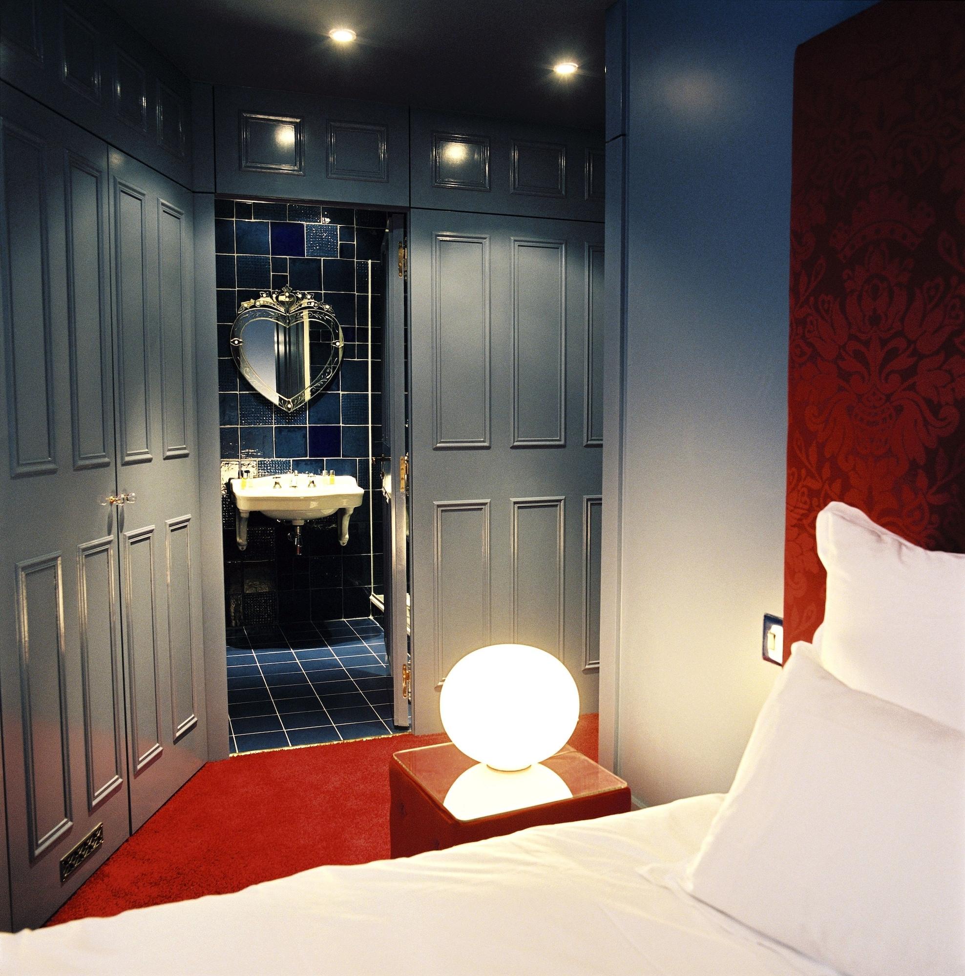 Du Petit Moulin Hotel Paris